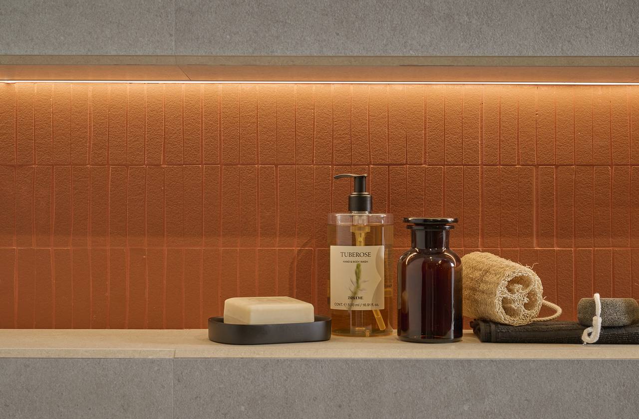 Image d'ambiance Salle de bain, réalisée avec des carreaux de la collection : MATERIA PURA wall tiles 50x120 – Gris, AUTRES