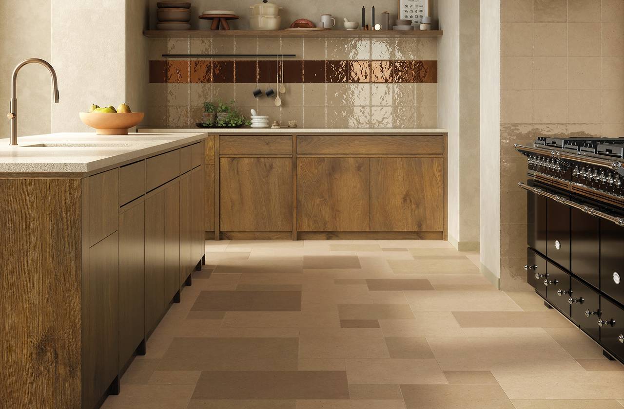 Интерьер Каза, оформленный плиткой из коллекции: ПЛИТКА MATERIA PURA PORCELAIN – Россо-Роза, Бежевый