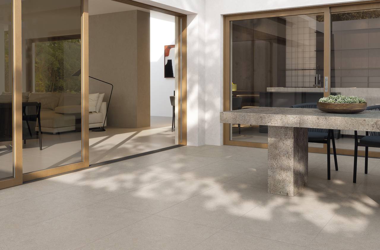 Raumabbildung Draussen, gestaltet mit Fliesen aus der Kollektion: MATERIA PURA porcelain tiles – GRAU