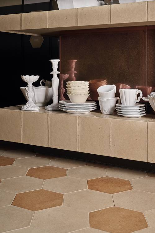 Raumabbildung , gestaltet mit Fliesen aus der Kollektion: MATERIA PURA porcelain tiles – BEIGE, ANDERE