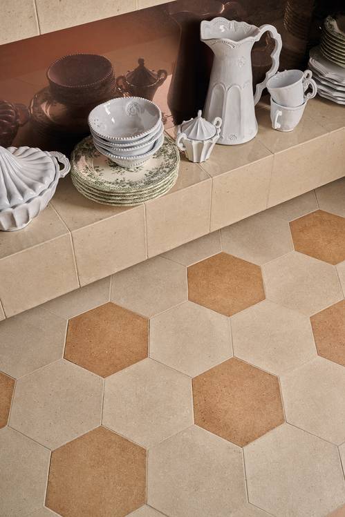 Raumabbildung , gestaltet mit Fliesen aus der Kollektion: MATERIA PURA porcelain tiles – BEIGE, ANDERE