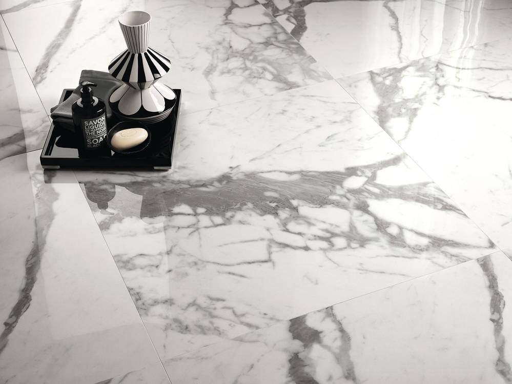 Image d'ambiance , réalisée avec des carreaux de la collection : ROMA GOLD – Blanc