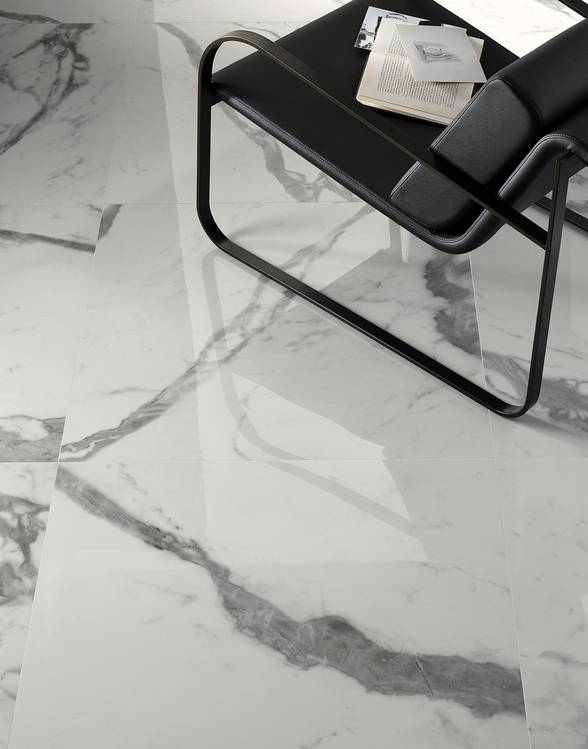 Imagen de ambiente , realizada con baldosas de la colección: ROMA GOLD – BLANCO