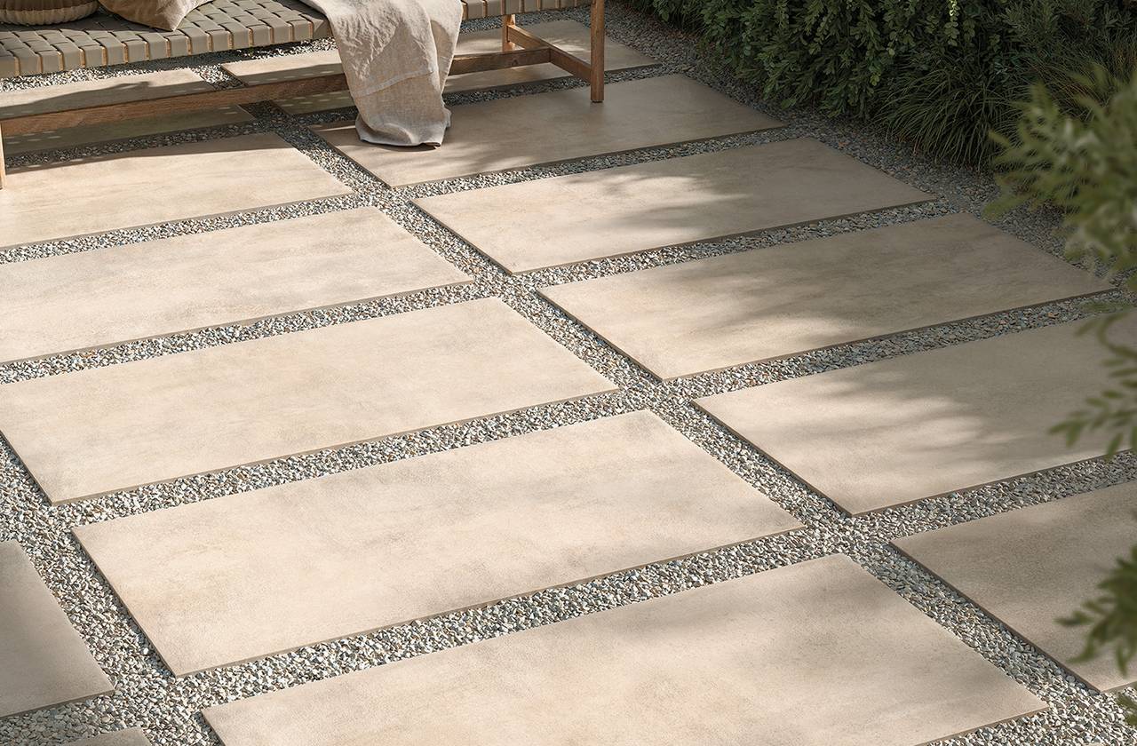 Raumabbildung Draussen, gestaltet mit Fliesen aus der Kollektion: YLICO – BEIGE