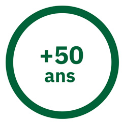 Symbole vert « +50 ans » dans un cercle, représentant la durabilité des surfaces céramiques de FAP Ceramiche dans le temps.
