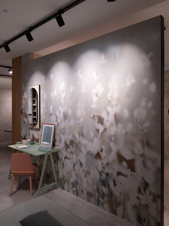 Image d'ambiance , réalisée avec des carreaux de la collection : FAP MAXXI 120x278 – Gris