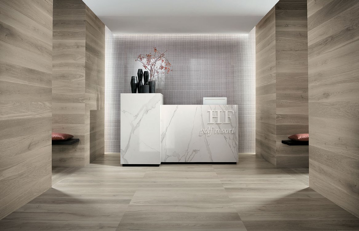 Интерьер контракт, оформленный плиткой из коллекции: FAPNEST – СЕРЫЙ