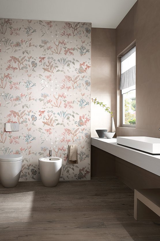 Image d'ambiance Salle de bain, réalisée avec des carreaux de la collection : DECO&MORE – Blanc, Gris DECO&MORE