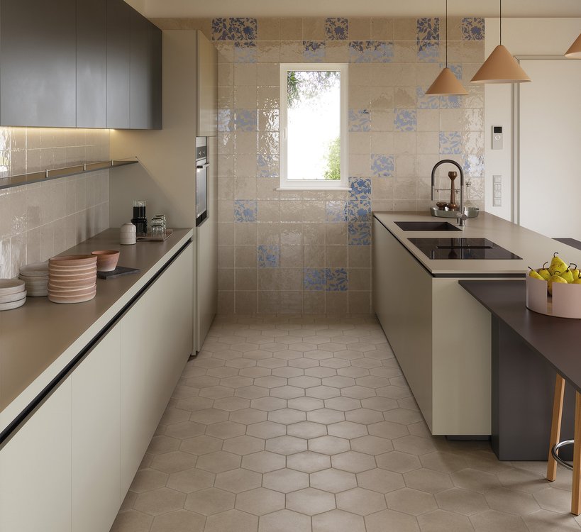 Immagine ambiente Cucina, realizzato con piastrelle della collezione: MATERIA PURA porcelain tiles - Grigio