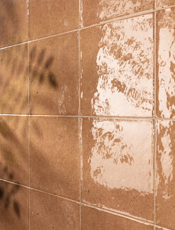 Imagen de ambiente , realizada con baldosas de la colección: MATERIA PURA porcelain tiles – OTRAS
