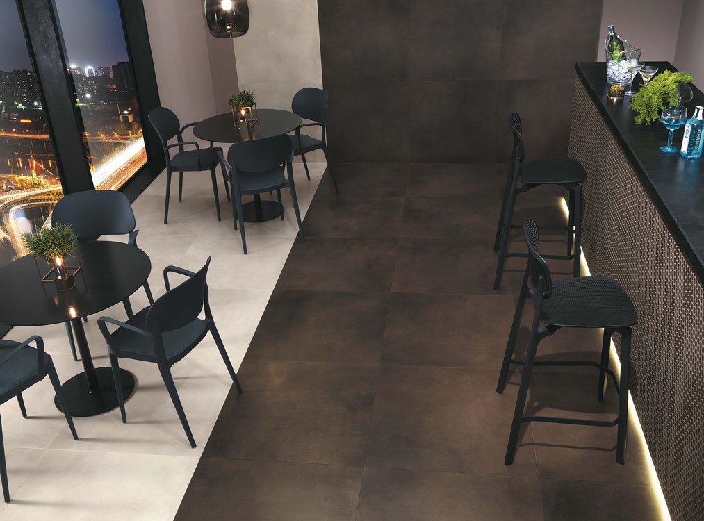 Image d'ambiance , réalisée avec des carreaux de la collection : MILANO&FLOOR – Marron, Beige