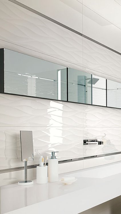 Room view , created with tiles from the collection: LUMINA 25x75 – White