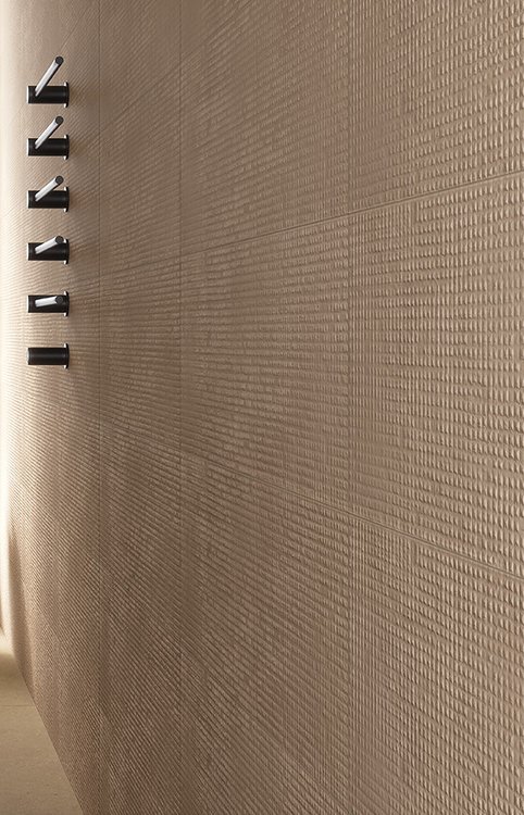 Immagine ambiente , realizzato con piastrelle della collezione: OLTRE IL COLORE - Grigio